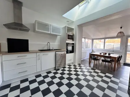Maison rénovée 4 ch. avec jardin, à 700m de la plage et proches commerces - St Brevin Les Pins - Photo 1