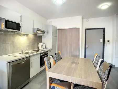 Bel F2 climatisé, terrasse, parking, à 50m des Thermes de Lamalou-les-Bains, animaux acceptés - Photo 12