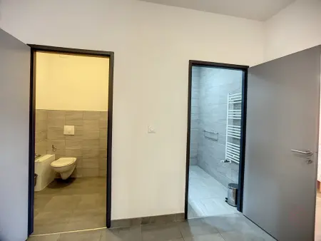 Bel F2 climatisé, terrasse, parking, à 50m des Thermes de Lamalou-les-Bains, animaux acceptés - Photo 13
