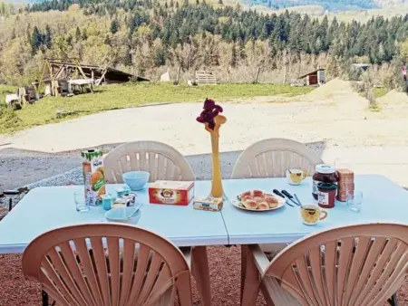 Gîte familial à La Chabanne avec activités nature - Photo 2