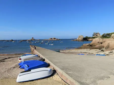 Bel appartement rénové avec WIFI à 200m de la plage de Trégastel - Photo 15