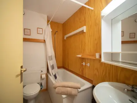 Studio cosy avec terrasse, accès direct pistes, animaux acceptés, parking en option - Photo 4