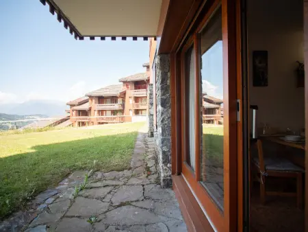 Studio cosy avec terrasse, accès direct pistes, animaux acceptés, parking en option - Photo 9