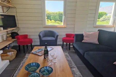 Holiday home with terrace and garden in Locquirec, Maison à Locquirec proche des plages - Photo 3