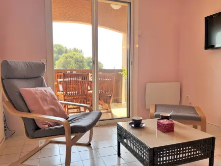 Studio avec terrasse, parking privé proche mer, Appartement 3 personnes à Bormes les Mimosas - Photo 2
