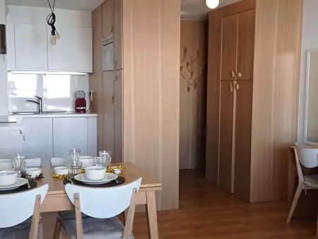 Appartement rénové 47m² - 6 pers, proche pistes et commodités, quartier animé, parking inclus - Photo 1