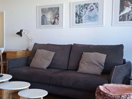 Appartement rénové 47m² - 6 pers, proche pistes et commodités, quartier animé, parking inclus - Photo 3
