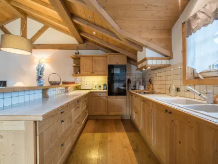 Courchevel 1850 : Élégant Duplex avec Cheminée et WiFi - Photo 4