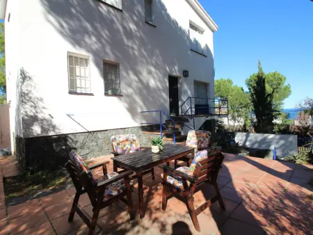 Grand appartement à Llançà avec terrasse et garage, à 50m de la mer - Photo 2