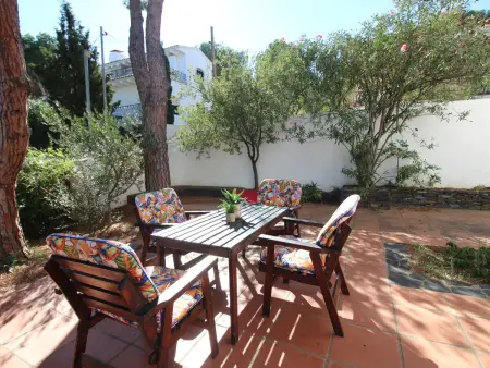 Grand appartement à Llançà avec terrasse et garage, à 50m de la mer - Photo 3