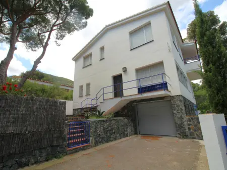 Grand appartement à Llançà avec terrasse et garage, à 50m de la mer - Photo 4