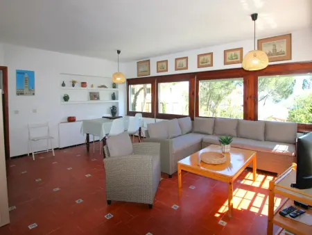 Grand appartement à Llançà avec terrasse et garage, à 50m de la mer - Photo 6