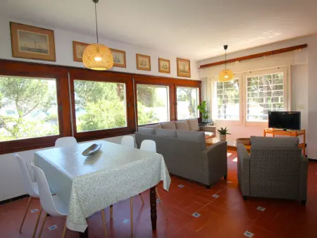 Grand appartement à Llançà avec terrasse et garage, à 50m de la mer - Photo 12
