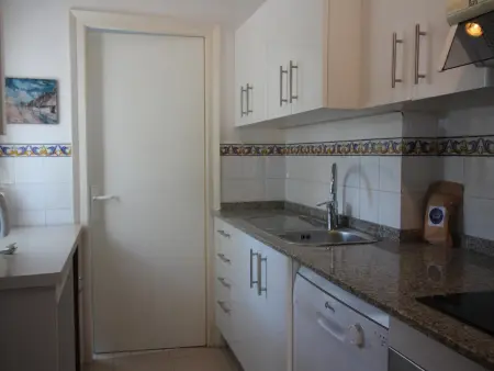 Grand appartement à Llançà avec terrasse et garage, à 50m de la mer - Photo 25