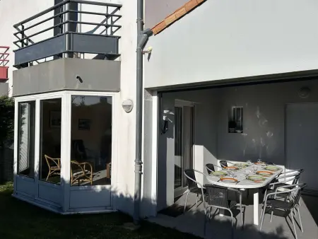 Maison rénovée 4 pièces, terrasse, parking, proche plage et centre-ville - Saint-Gilles-Croix-de-Vie - Photo 1