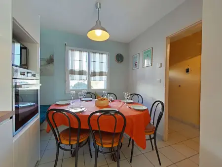 Maison rénovée 4 pièces, terrasse, parking, proche plage et centre-ville - Saint-Gilles-Croix-de-Vie - Photo 5