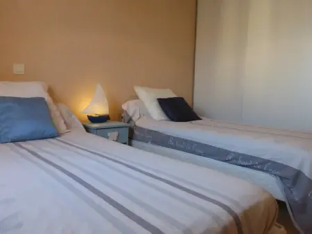 Maison rénovée 4 pièces, terrasse, parking, proche plage et centre-ville - Saint-Gilles-Croix-de-Vie - Photo 11