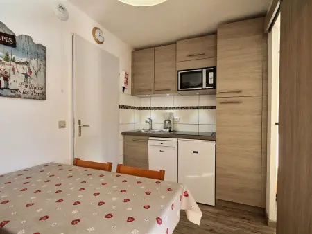 Appartement rénové 2 pièces, ski aux pieds, 4 personnes - Photo 2