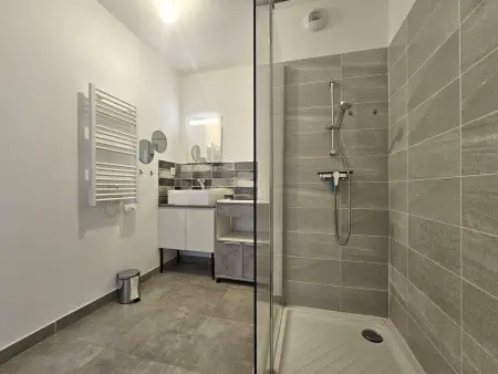 Appartement T2 avec balcon, parking privé, wifi - Balaruc-les-Bains - Photo 10
