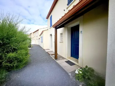 Maison 3 pièces près de la plage avec piscine, terrasse, et parking à Bretignolles-sur-Mer. - Photo 24