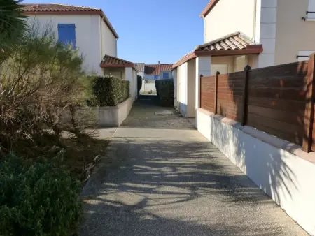 Maison 3 pièces près de la plage avec piscine, terrasse, et parking à Bretignolles-sur-Mer. - Photo 26