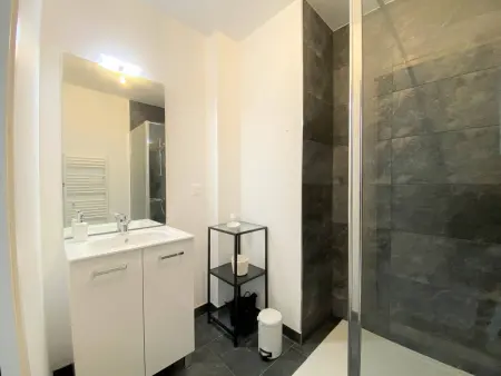 Appartement neuf avec balcon, proche du port de Perros-Guirec - Photo 5