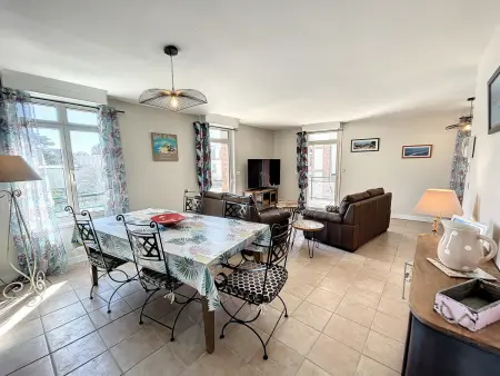 Appartement rénové avec ascenseur - Proche plage et centre-ville - Photo 3