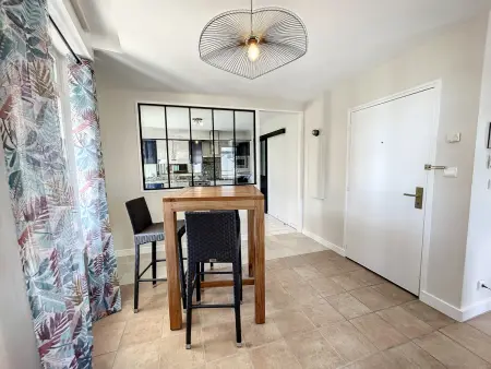 Appartement rénové avec ascenseur - Proche plage et centre-ville - Photo 8