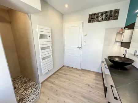 Appartement rénové avec ascenseur - Proche plage et centre-ville - Photo 20