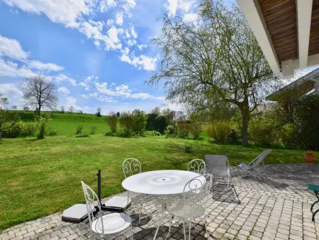 Charmante maison familiale, animaux admis, parking, chauffage au sol, poêle à granulés - Photo 1