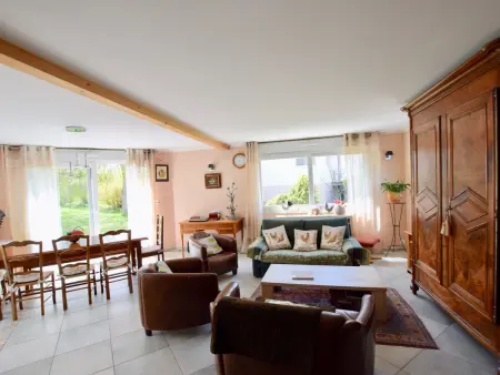 Charmante maison familiale, animaux admis, parking, chauffage au sol, poêle à granulés - Photo 3