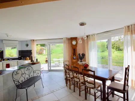 Charmante maison familiale, animaux admis, parking, chauffage au sol, poêle à granulés - Photo 4