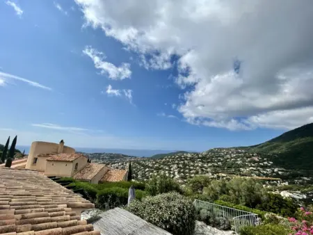 Villa à Cavalaire-sur-Mer avec piscine, sauna, parking et animaux acceptés - Photo 1