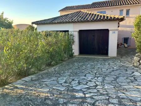 Villa à Cavalaire-sur-Mer avec piscine, sauna, parking et animaux acceptés - Photo 3