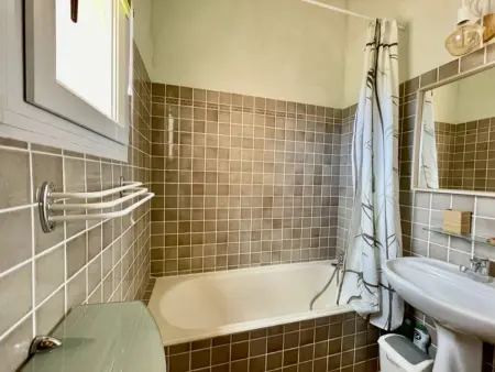 Villa à Cavalaire-sur-Mer avec piscine, sauna, parking et animaux acceptés - Photo 9
