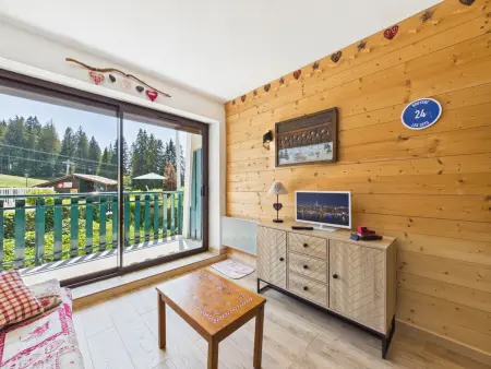 Appartement cosy aux pieds des pistes avec piscine et tennis, proche du centre des Gets - Photo 2