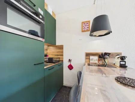Appartement cosy aux pieds des pistes avec piscine et tennis, proche du centre des Gets - Photo 6