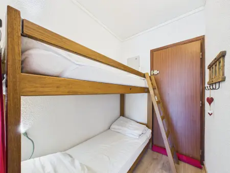 Appartement cosy aux pieds des pistes avec piscine et tennis, proche du centre des Gets - Photo 10