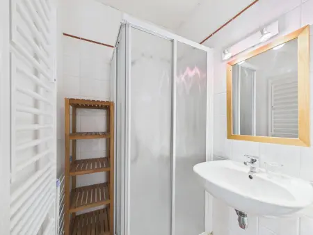 Appartement cosy aux pieds des pistes avec piscine et tennis, proche du centre des Gets - Photo 12