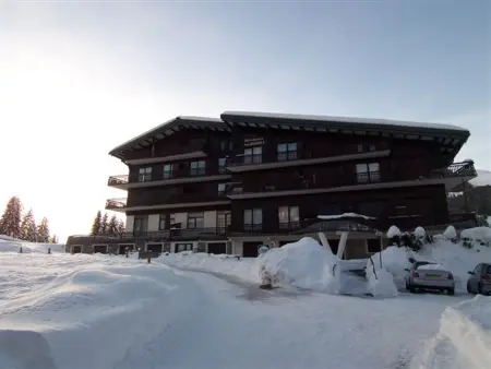 Appartement cosy aux pieds des pistes avec piscine et tennis, proche du centre des Gets - Photo 16