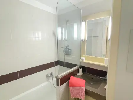 Duplex avec terrasse et solarium, accès piscine et parking compris - Photo 5