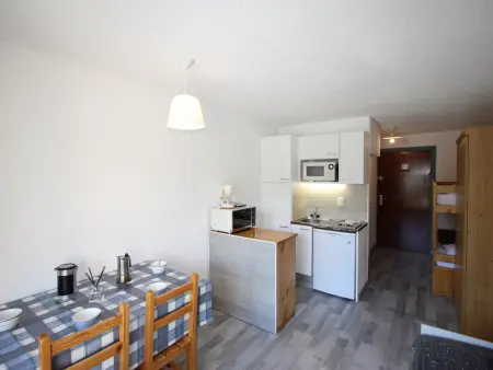 Studio rénové à Chamrousse, balcon, proche pistes - Photo 1