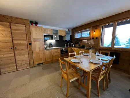 Appartement rénové 8 pers au pied des pistes, balcon sud, parking privé, équipements complets - Photo 2