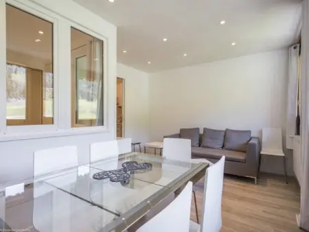 Appartement rénové 6 pers, accès skis aux pieds, grand balcon sud - Photo 3