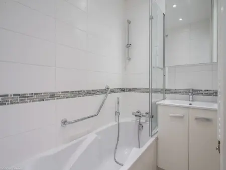 Appartement rénové 6 pers, accès skis aux pieds, grand balcon sud - Photo 6