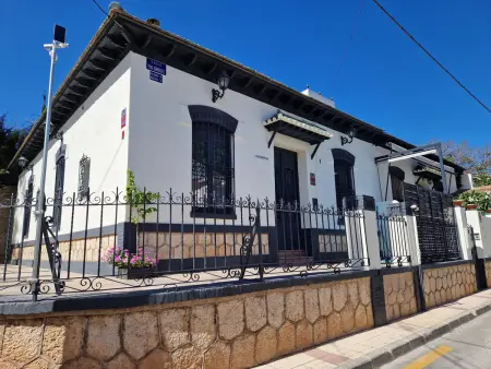 Villa Balneario de Pina - Maison Rénovée Près de la Plage à Málaga - Photo 2