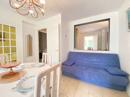 Calme et verdoyant: Appart 2 pièces, terrasse, parking, proche plage et commerces - Photo 1