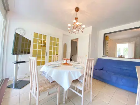 Calme et verdoyant: Appart 2 pièces, terrasse, parking, proche plage et commerces - Photo 2