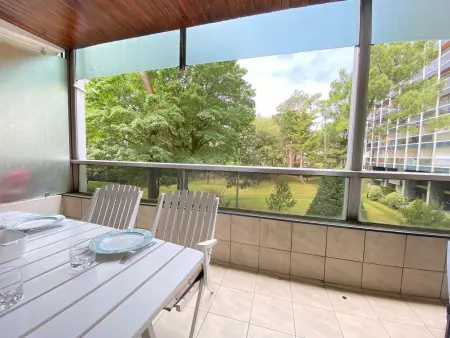Calme et verdoyant: Appart 2 pièces, terrasse, parking, proche plage et commerces - Photo 12