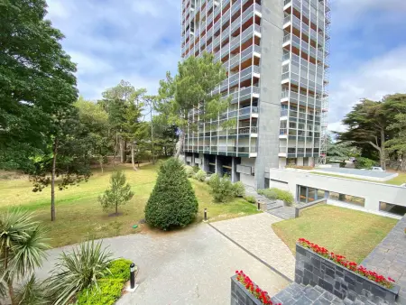 Calme et verdoyant: Appart 2 pièces, terrasse, parking, proche plage et commerces - Photo 14